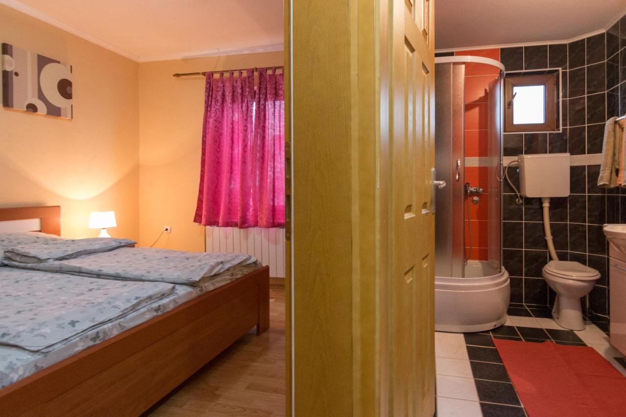 Apartments Andric Kaludjerske Bare Ngoại thất bức ảnh