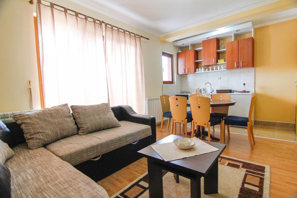 Apartments Andric Kaludjerske Bare Ngoại thất bức ảnh