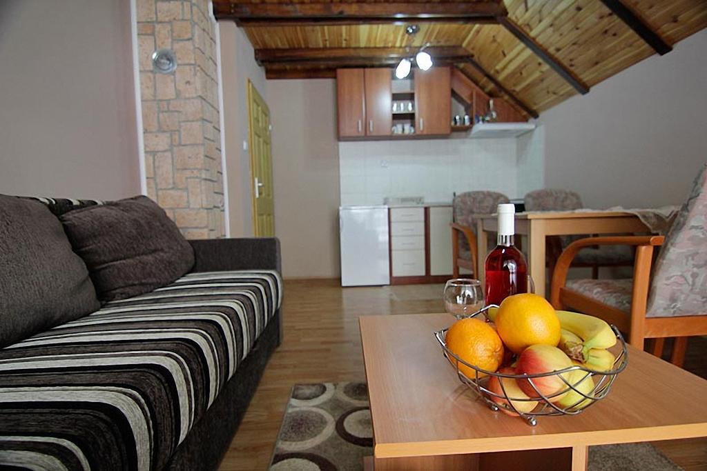 Apartments Andric Kaludjerske Bare Phòng bức ảnh