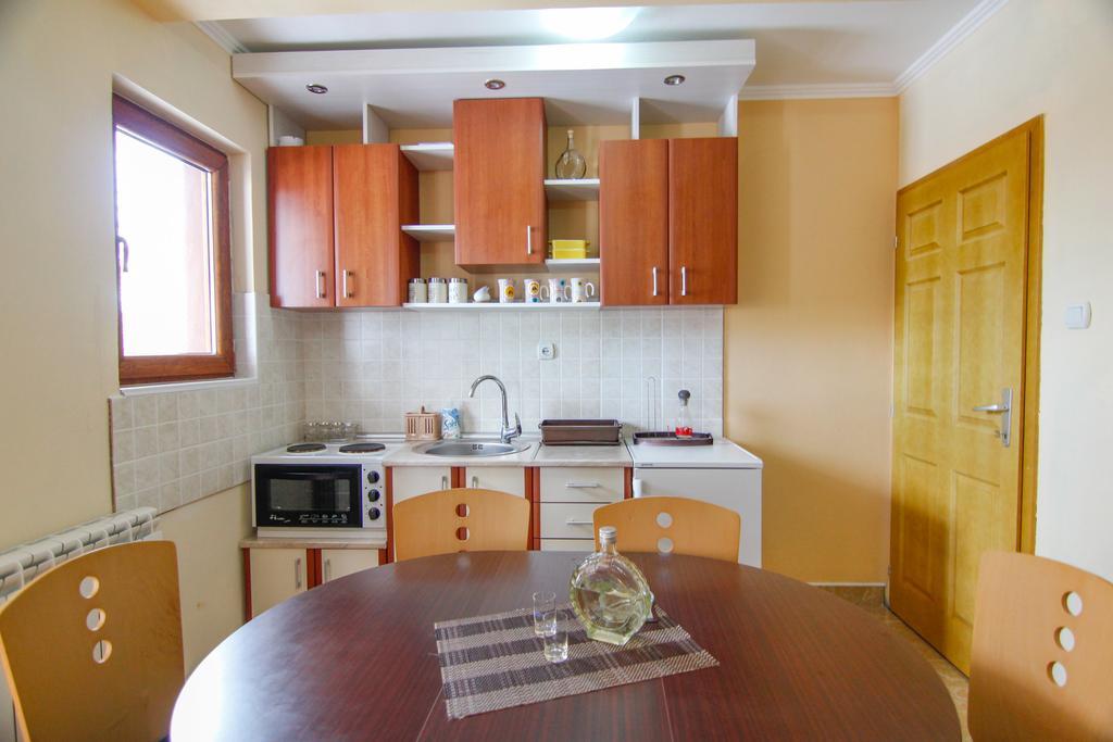 Apartments Andric Kaludjerske Bare Ngoại thất bức ảnh